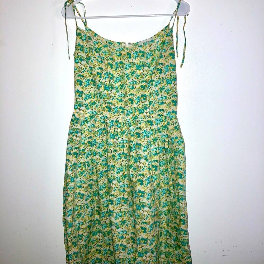 Ann Taylor summer dress. Size 4.
